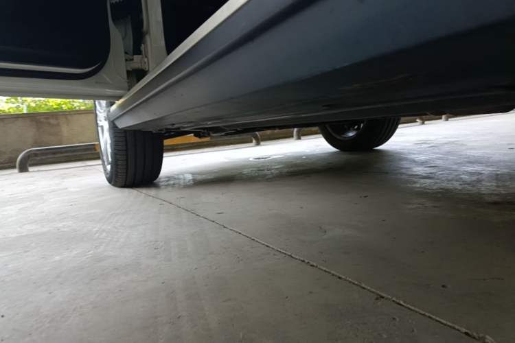 Used Mercedes-Benz GLK-Class 2014 GLK 200 Standard Model Left Side Sill