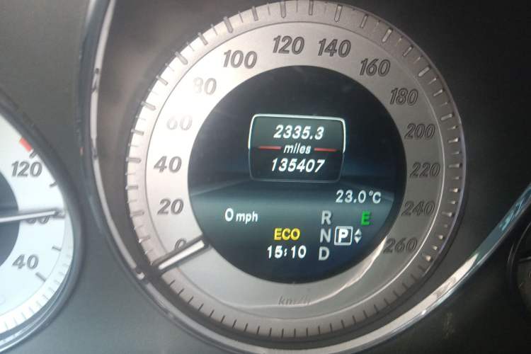 Used Mercedes-Benz GLK-Class 2014 GLK 260 4MATIC Dynamic Model Odometer Close Up
