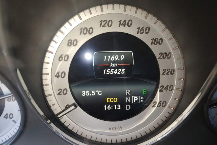 Used Mercedes-Benz GLK-Class 2014 GLK 200 Standard Model Odometer Close Up