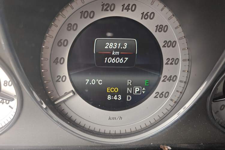 Used Mercedes-Benz GLK-Class 2014 GLK 200 Standard Model Odometer Close Up