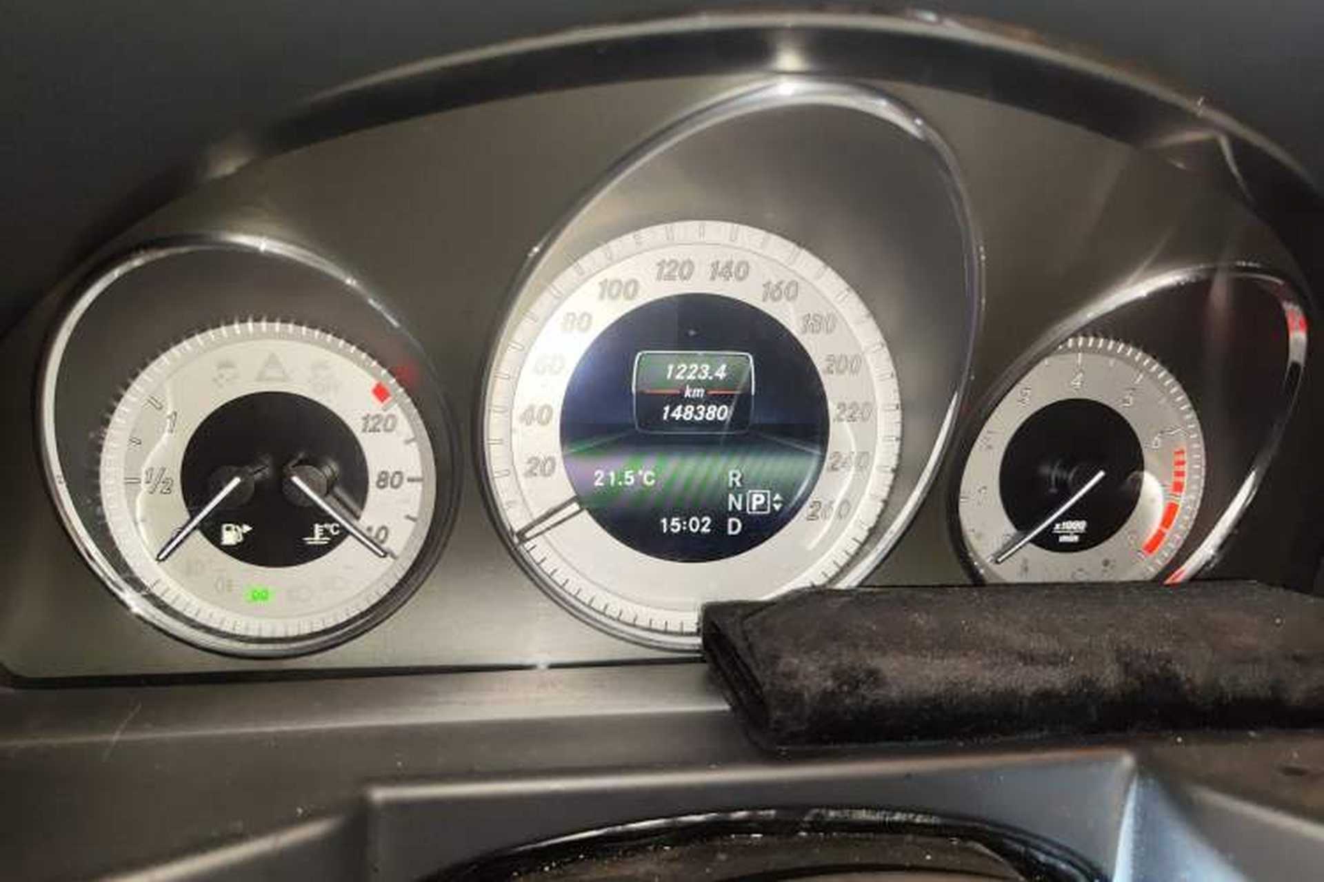 Used Mercedes-Benz GLK-Class 2014 GLK 200 Standard Model Odometer Close Up