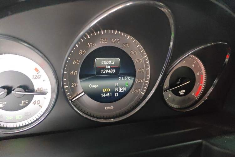 Used Mercedes-Benz GLK-Class 2014 GLK 260 4MATIC Dynamic Model Odometer Close Up