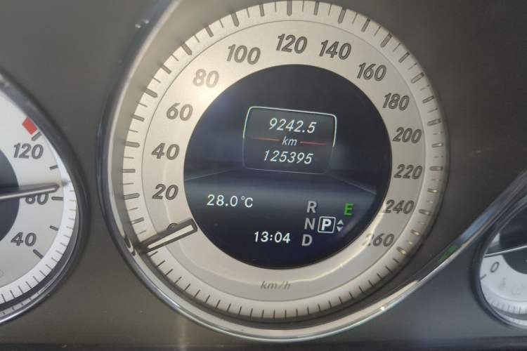Used Mercedes-Benz GLK-Class 2014 GLK 200 Standard Model Odometer Close Up
