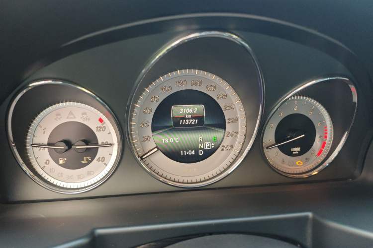 Used Mercedes-Benz GLK-Class 2014 GLK 200 Standard Model Odometer Close Up