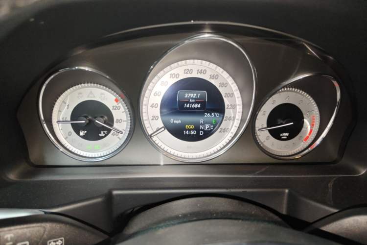 Used Mercedes-Benz GLK-Class 2014 GLK 200 Standard Model Odometer Close Up