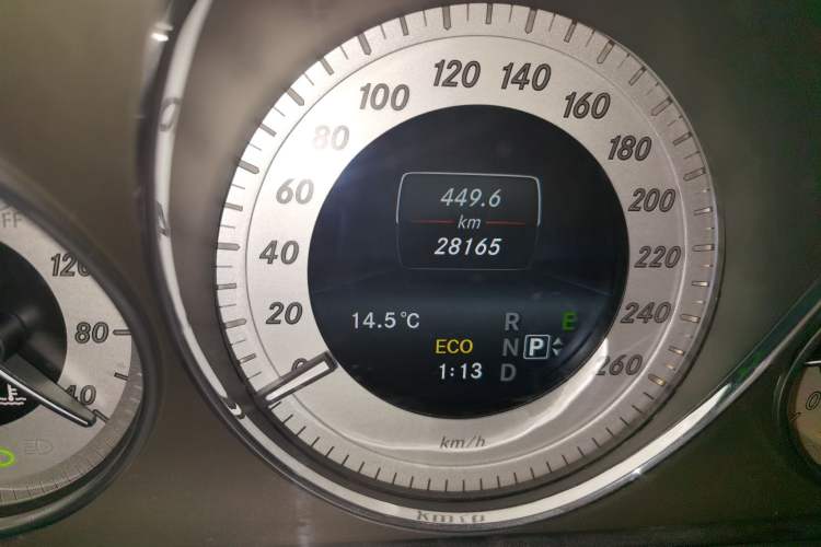 Used Mercedes-Benz GLK-Class 2014 GLK 200 Standard Model Odometer Close Up