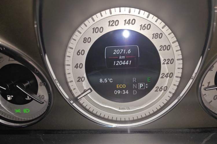 Used Mercedes-Benz GLK-Class 2014 GLK 200 Standard Model Odometer Close Up