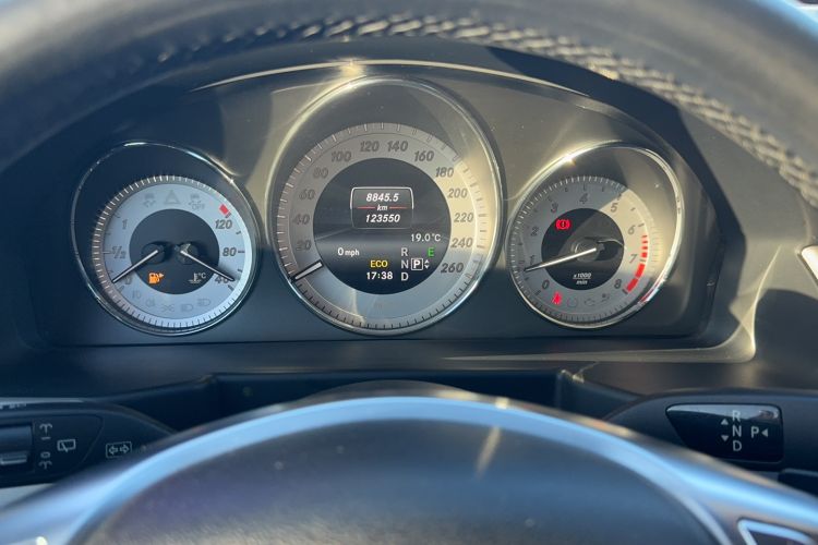 Used Mercedes-Benz GLK-Class 2014 GLK 200 Standard Model Odometer Close Up