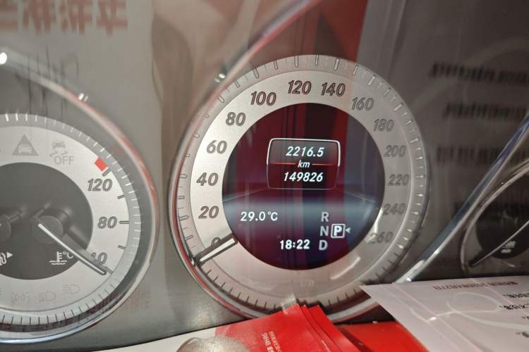 Used Mercedes-Benz GLK-Class 2014 GLK 260 4MATIC Dynamic Model Odometer Close Up