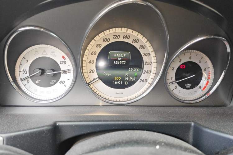 Used Mercedes-Benz GLK-Class 2014 GLK 260 4MATIC Dynamic Model Odometer Close Up
