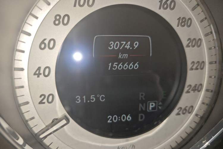 Used Mercedes-Benz GLK-Class 2014 GLK 260 4MATIC Dynamic Model Odometer Close Up