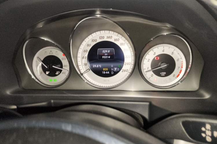 Used Mercedes-Benz GLK-Class 2014 GLK 260 4MATIC Dynamic Model Odometer Close Up