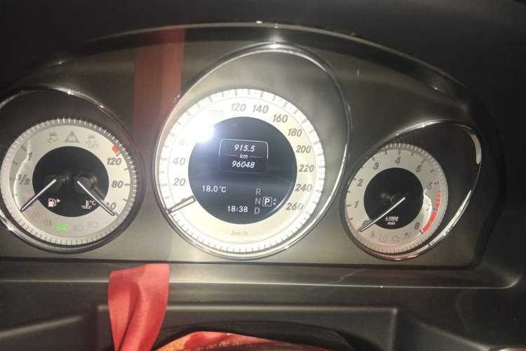 Used Mercedes-Benz GLK-Class 2014 GLK 200 Standard Model Odometer Close Up