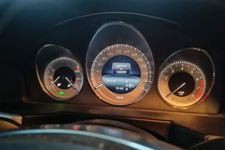 Used Mercedes-Benz GLK-Class 2014 GLK 200 Standard Model Odometer Close Up