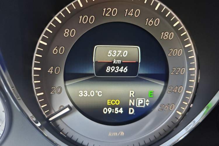 Used Mercedes-Benz GLK-Class 2014 GLK 260 4MATIC Dynamic Model Odometer Close Up