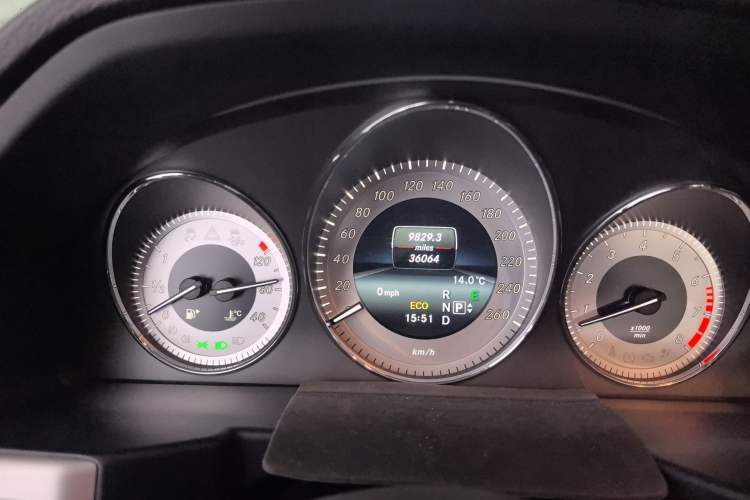 Used Mercedes-Benz GLK-Class 2014 GLK 260 4MATIC Dynamic Model Odometer Close Up