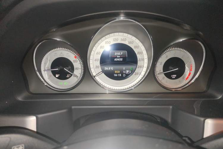 Used Mercedes-Benz GLK-Class 2014 GLK 200 Standard Model Odometer Close Up