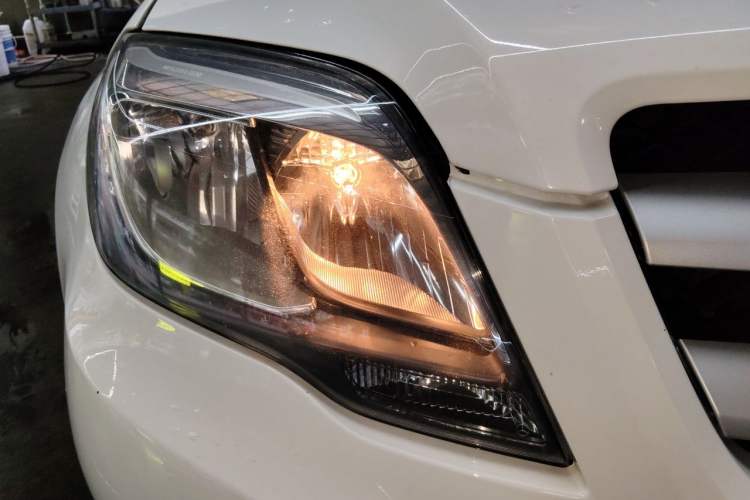 Used Mercedes-Benz GLK-Class 2014 GLK 260 4MATIC Dynamic Model Right Front Headlight