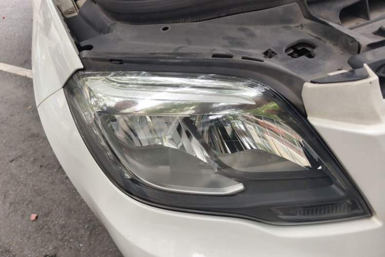 Used Mercedes-Benz GLK-Class 2014 GLK 260 4MATIC Dynamic Model Right Front Headlight