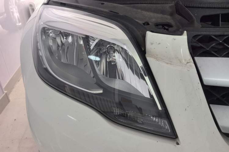 Used Mercedes-Benz GLK-Class 2014 GLK 260 4MATIC Dynamic Model Right Front Headlight