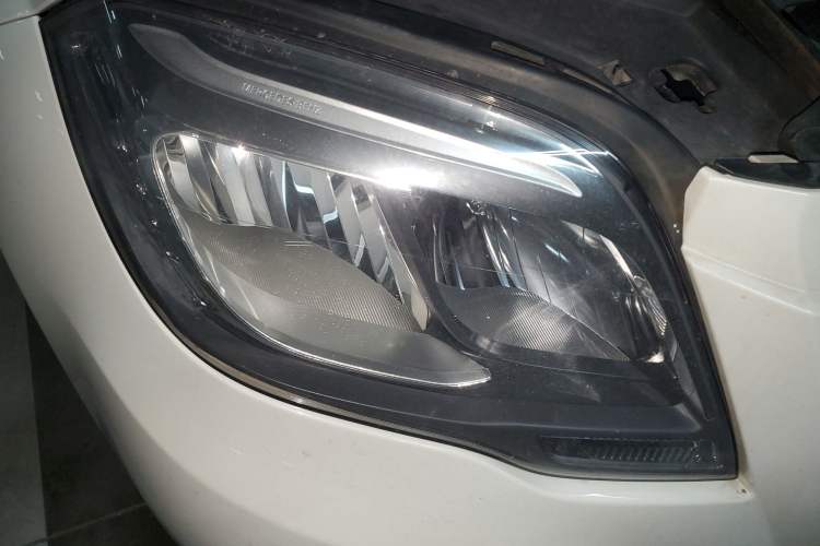 Used Mercedes-Benz GLK-Class 2014 GLK 260 4MATIC Dynamic Model Right Front Headlight