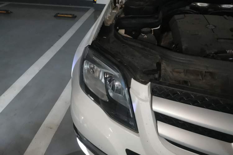 Used Mercedes-Benz GLK-Class 2014 GLK 260 4MATIC Dynamic Model Right Front Headlight