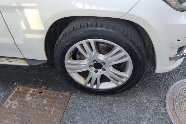 Used Mercedes-Benz GLK-Class 2014 GLK 260 4MATIC Dynamic Model Right Front Wheel Hub