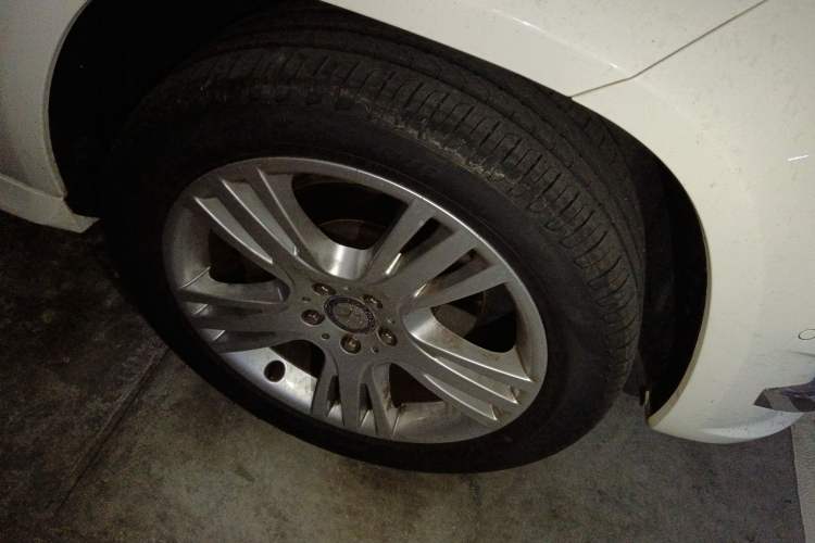 Used Mercedes-Benz GLK-Class 2014 GLK 260 4MATIC Dynamic Model Right Front Wheel Hub