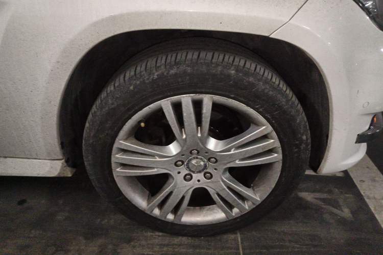 Used Mercedes-Benz GLK-Class 2014 GLK 200 Standard Model Right Front Wheel Hub