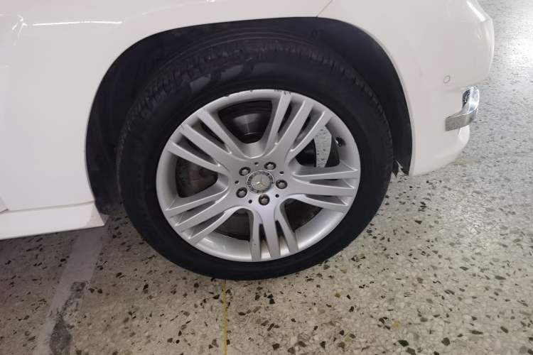 Used Mercedes-Benz GLK-Class 2014 GLK 260 4MATIC Dynamic Model Right Front Wheel Hub
