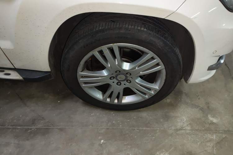 Used Mercedes-Benz GLK-Class 2014 GLK 200 Standard Model Right Front Wheel Hub