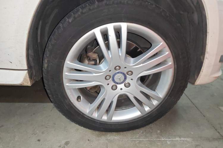 Used Mercedes-Benz GLK-Class 2014 GLK 200 Standard Model Right Front Wheel Hub