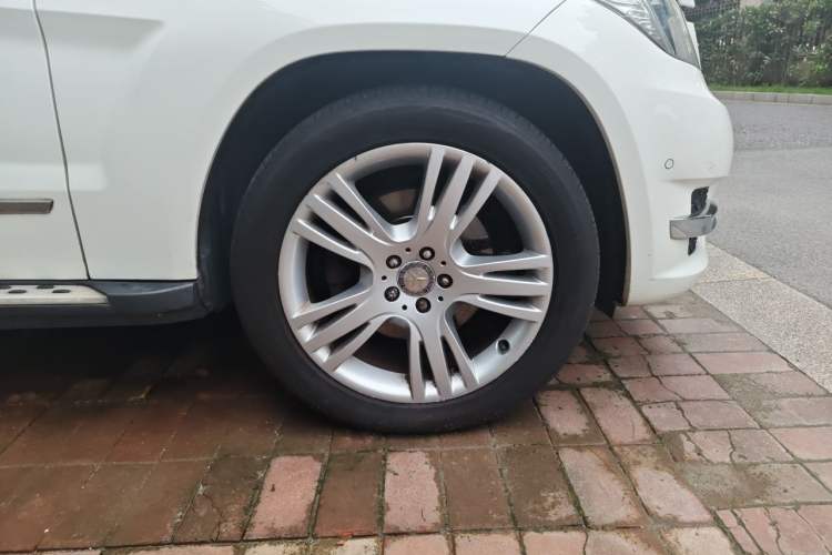 Used Mercedes-Benz GLK-Class 2014 GLK 260 4MATIC Dynamic Model Right Front Wheel Hub