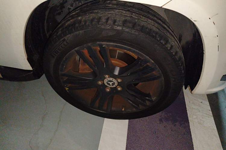 Used Mercedes-Benz GLK-Class 2014 GLK 200 Standard Model Right Front Wheel Hub