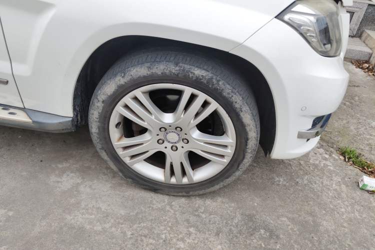 Used Mercedes-Benz GLK-Class 2014 GLK 200 Standard Model Right Front Wheel Hub