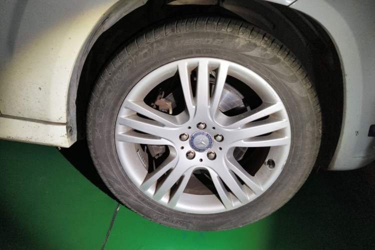 Used Mercedes-Benz GLK-Class 2014 GLK 260 4MATIC Dynamic Model Right Front Wheel Hub