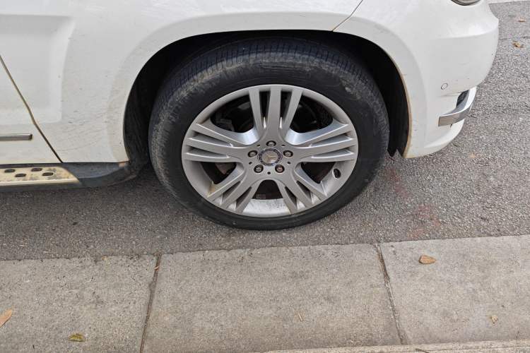 Used Mercedes-Benz GLK-Class 2014 GLK 200 Standard Model Right Front Wheel Hub