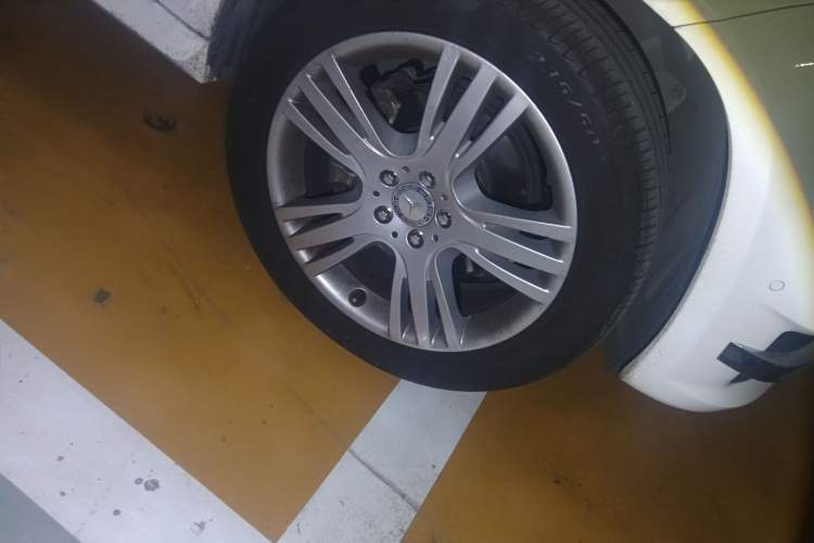 Used Mercedes-Benz GLK-Class 2014 GLK 200 Standard Model Right Front Wheel Hub