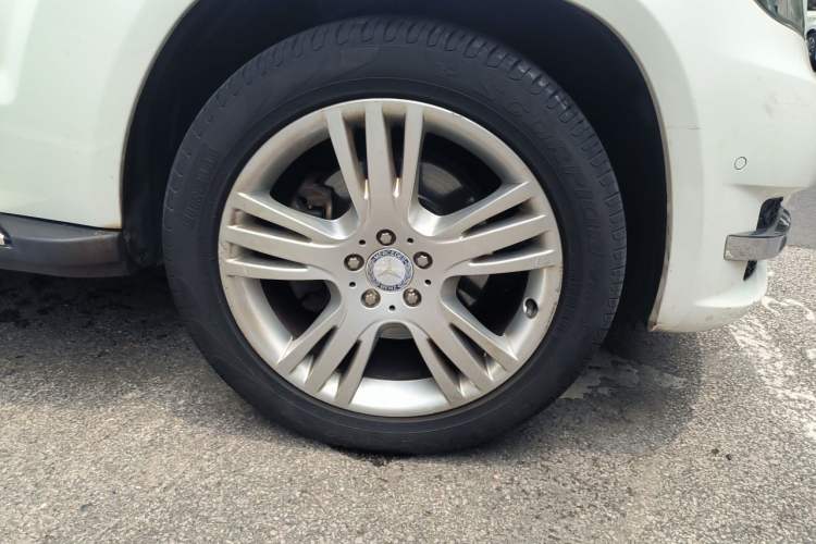 Used Mercedes-Benz GLK-Class 2014 GLK 260 4MATIC Dynamic Model Right Front Wheel Hub