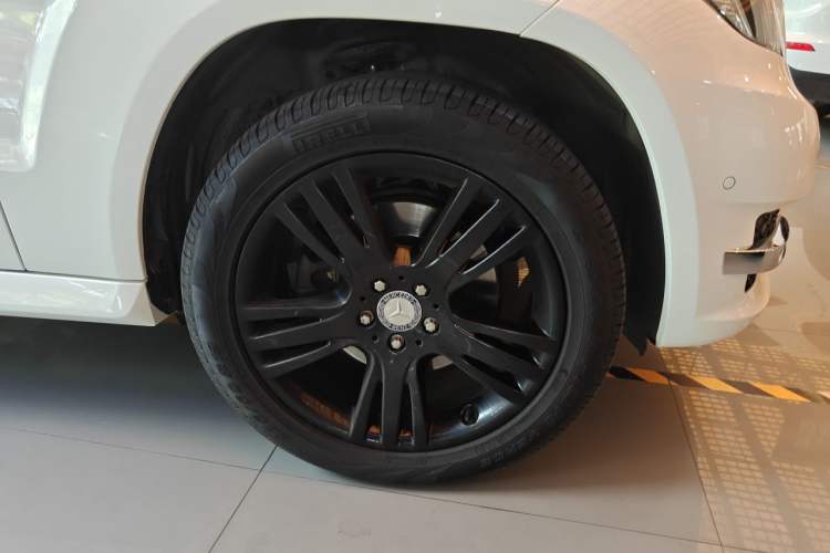 Used Mercedes-Benz GLK-Class 2014 GLK 260 4MATIC Dynamic Model Right Front Wheel Hub