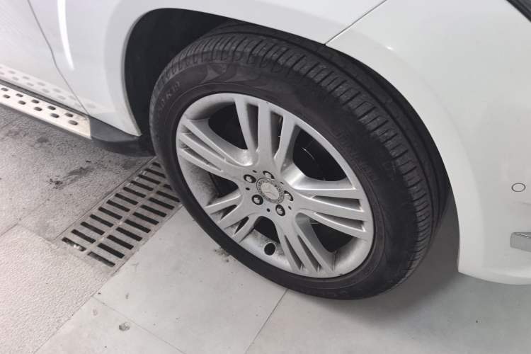 Used Mercedes-Benz GLK-Class 2014 GLK 260 4MATIC Dynamic Model Right Front Wheel Hub