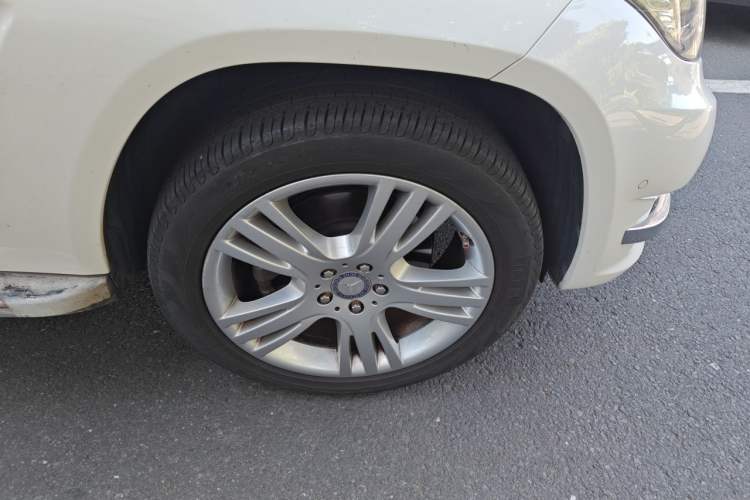Used Mercedes-Benz GLK-Class 2014 GLK 200 Standard Model Right Front Wheel Hub