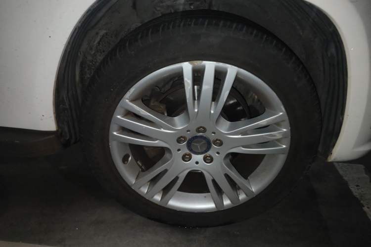 Used Mercedes-Benz GLK-Class 2014 GLK 200 Standard Model Right Front Wheel Hub