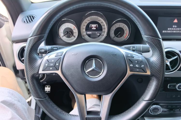 Used Mercedes-Benz GLK-Class 2014 GLK 200 Standard Model Steering Wheel