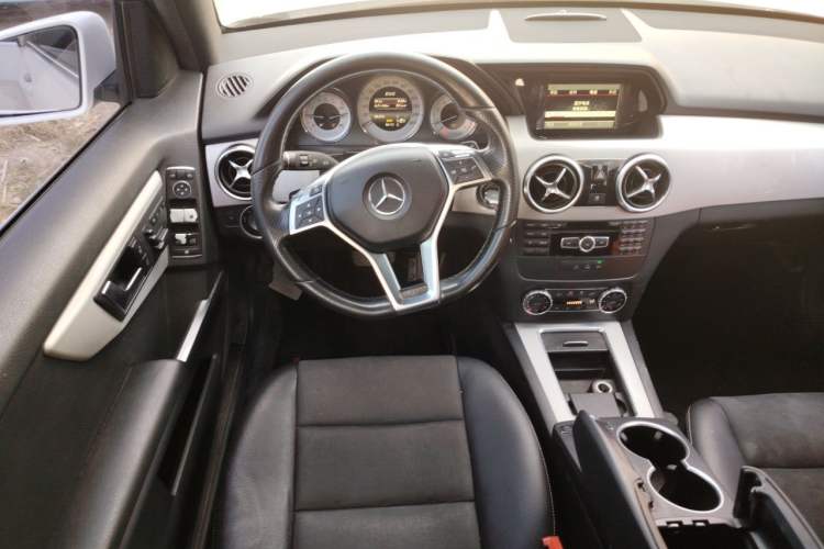 Used Mercedes-Benz GLK-Class 2014 GLK 200 Standard Model Steering Wheel