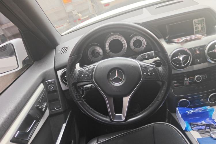 Used Mercedes-Benz GLK-Class 2014 GLK 260 4MATIC Dynamic Model Steering Wheel