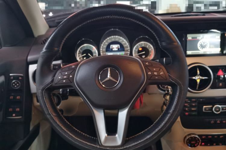Used Mercedes-Benz GLK-Class 2014 GLK 260 4MATIC Dynamic Model Steering Wheel