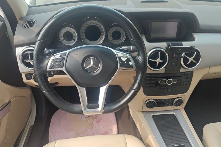 Used Mercedes-Benz GLK-Class 2014 GLK 200 Standard Model Steering Wheel