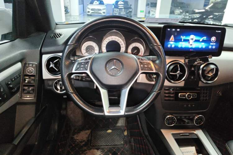 Used Mercedes-Benz GLK-Class 2014 GLK 200 Standard Model Steering Wheel