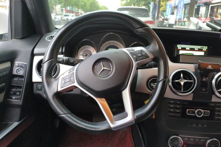 Used Mercedes-Benz GLK-Class 2014 GLK 200 Standard Model Steering Wheel